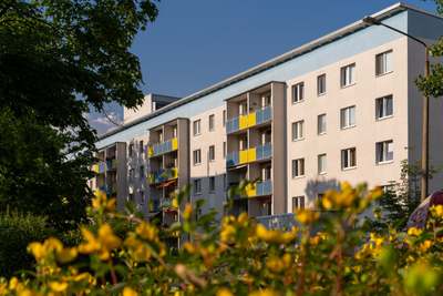 frisch sanierte 2-Raumwohnung, Küche u. Bad mit Fenster
