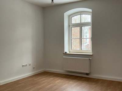 Kernsaniert & modern: Hochwertige 2,5-Zimmer-Wohnung mit Einbauküche