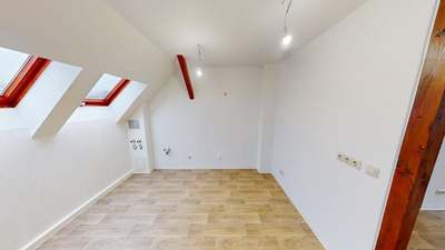Charmante Dachgeschosswohnung mit großem Wohn-/Essbereich