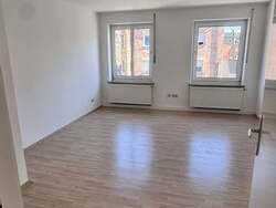 - 3 Zimmer mit Balkon - · frei ab nach Vereinbarung