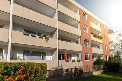 Frisch modernisierte 3 1/2-Zimmer-Wohnung mit Balkon in Bremerhaven-Lehe! · frei ab 01.03.2026 · Genossenschaft – Mitgliedschaft erforderlich · Genossenschaftsanteile 1.860,00 €