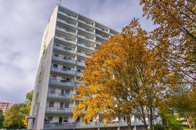 1-Raum-Wohnung mit Balkon und separater Schlafnische