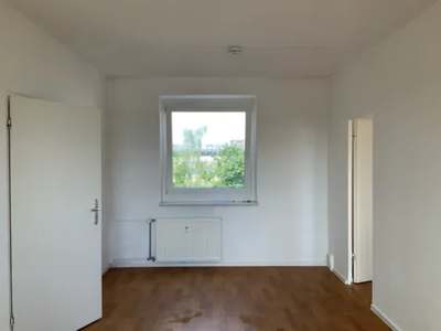 Kurzfristig beziehbare 3-Zimmerwohnung in Grünau-Mitte · frei ab 15.11.2026