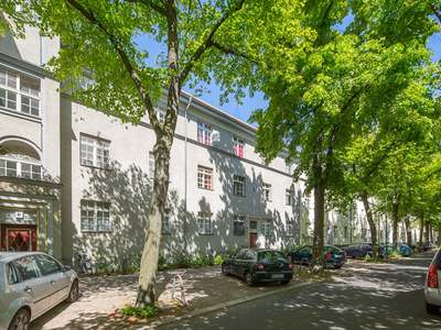 Schöne Altbauwohnung mit Dielenboden