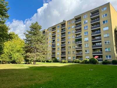 Vollständig modernisierte 4-Zimmer-Wohnung mit Balkon, Aufzug und Gäste-WC – in Berlin-Lichtenrade