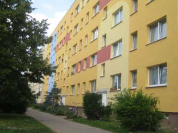 Frisch renoviert – 3-Raum-Wohnung mit Loggia in der Südstadt! · frei ab 01.11.2026
