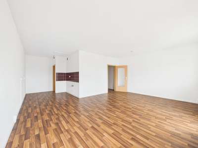 Lichtdurchflutetes Raumwunder mit Sonnen-Balkon – Dein neues Zuhause auf dem Sonnenberg!