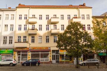 6-Zimmer- Wohnung · frei ab 01.12,2026