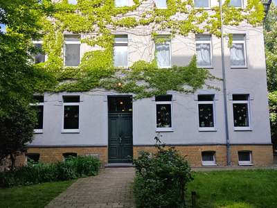 2 Raum Wohnung im Hinterhaus mit Parkettboden