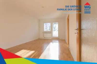 Sonnige 2-Raum, schön gemütlich und mit XXL-Balkon