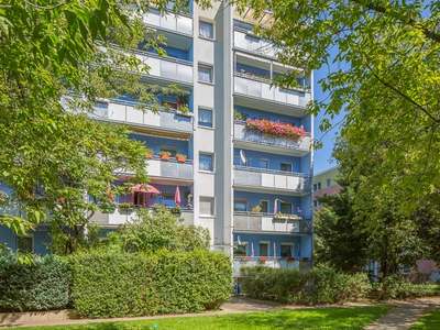 Wohn(t)raum: 4-Zimmerwohnung mit Balkon und Aufzug!