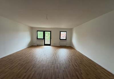 Großzügige Einraumwohnung in der Nähe des Stadtparks mit Balkon · frei ab 25.08.2026