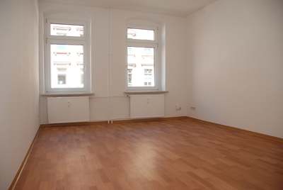 3-Raum-Altbauwohnung im Erdgeschoss · frei ab 01.11.2026
