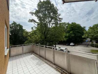 modernisierte 3-Zimmer-Wohnung mit zwei Balkonen in ruhiger Lage · frei ab 16.10.2026