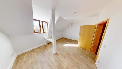 Große 2-Raum-Dachgeschosswohnung