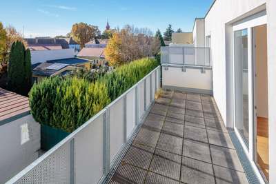 2 Zimmer + südlicher Balkon mit Kaufoption · Top 7