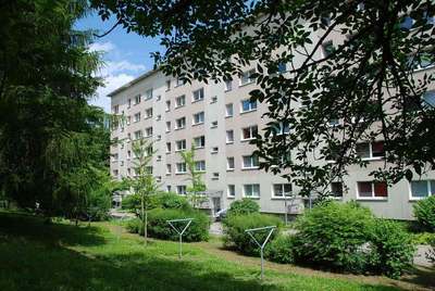 3-Raum-Wohnung - Balkon - Badewanne · frei ab 15.11.2026