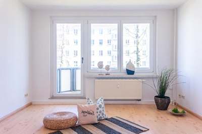In ruhiger Seitenstraße gelegene 3-Raum-Whg. mit Balkon · frei ab 01.01.2027