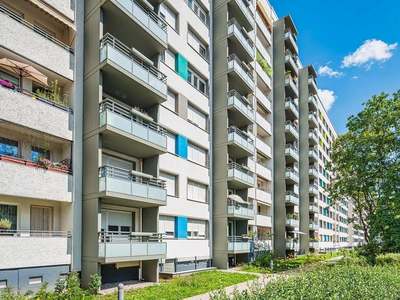 Erstbezug nach Sanierung: familienfreundliche 3-Raum-Wohnung mit Balkon