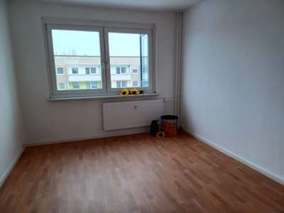3-Raum-Wohnung mit Balkon und Aufzug · Dessau-Zoberberg/Alten · frei ab 01.10.2026