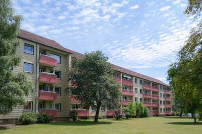 Modernisierte 3-Zimmer-Wohnung in angenehmer Wohnlage mit Teich in der Umgebung · frei ab sofort