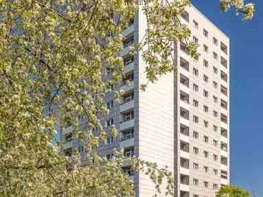 Wir sanieren diese 2-Raum-Wohnung mit Balkon und Blick über Dresden!