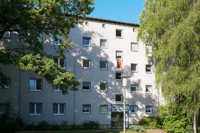 Ihr Plus an Wohnkomfort: Einbauküche, Designboden und Loggia · frei ab 01.10.2026