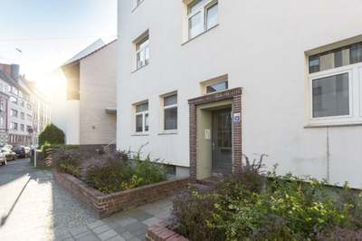 Große 3-Zimmer-Wohnung mit Balkon in Bremerhaven-Geestemünde! · frei ab 01.12.2026 · Genossenschaft – Mitgliedschaft erforderlich · Genossenschaftsanteile 1.860,00 €