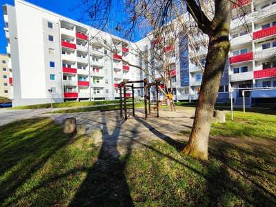 Nahe Schlossteich gelegene 2-Raum-Wohnung mit Balkon
