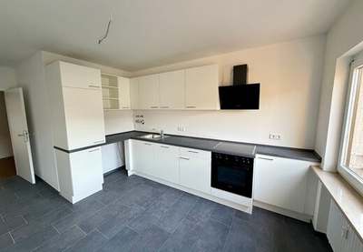Umzugsbonus! 1. Monat kaltmietfrei - - Helle und großzügige 3-Zimmer-Wohnung mit EBK