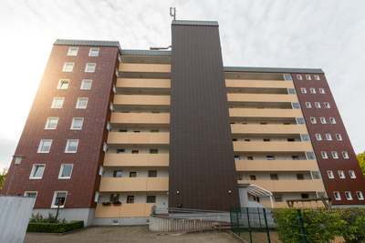 2-Zimmer-Wohnung mit Fahrstuhl und toller Aussicht in Bremerhaven-Lehe! · Genossenschaft – Mitgliedschaft erforderlich · Genossenschaftsanteile 1.240,00 €