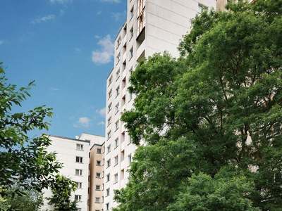 2,5-Zimmer-Wohnung mit Loggia und viel Gestaltungspotenzial sucht