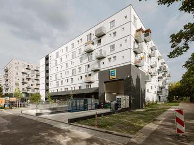 nahe dem Lindencenter und der Tram M5, in ca. 40 Minuten am Alexanderplatz!