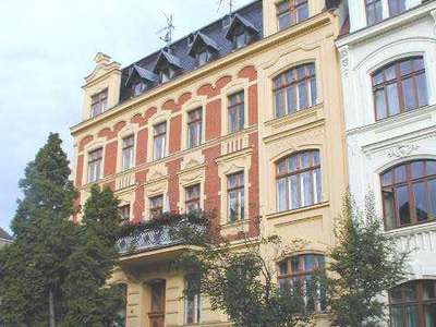 großzügige 2-Zimmer-Altbauwohnung mit Balkon! · Verfügbarkeit: sofort