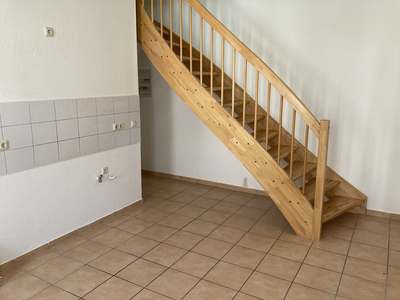 Altbau-Charme: Großzügige Maisonette-Wohnung mit Wintergarten und Dachterrasse.