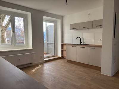 2-Raum-Wohnung mit Einbauküche · Dessau-Innenstadt/Mitte · Verfügbarkeit: sofort