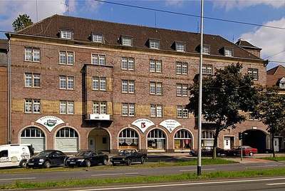 Für Junge und Junggebliebene. Tolle 2-Zimmer-Wohnung im 4. OG in Duisburg Ruhrort
