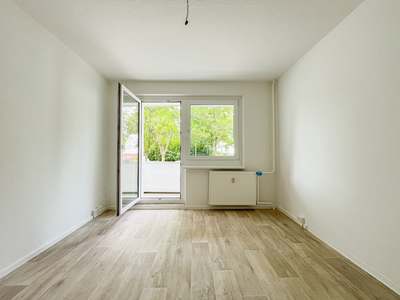 Jetzt 2 Warmmieten sparen*: Altersgerechtes Wohnen: Frisch renovierte Erdgeschoss-Wohnung mit Balkon