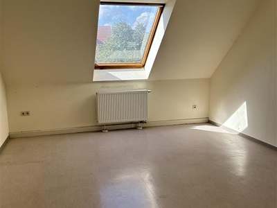 Schöne 2-Zimmer-Dachgeschosswohnung zu vermieten · Verfügbarkeit: Ab Sofort