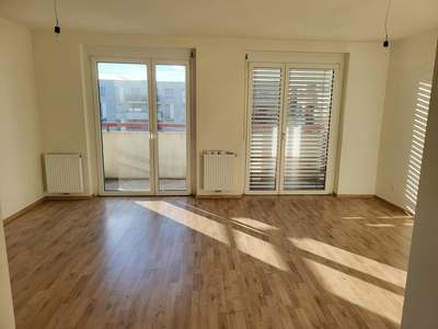 unbefristete 2-Zimmer-Wohnung mit großer Freifläche – 3. Zimmer möglich!