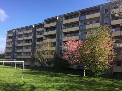 Reinkommen und Wohlfühlen: nette 3-Zi.-Wohnung (WBS)