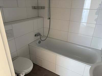 2-Zimmerwohnung mit modernem Bad frei! Greifen Sie zu!