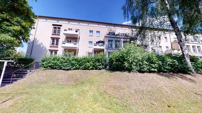 Helle 2-Raum-Wohnung mit Tageslichtbad · frei ab 16.10.2026