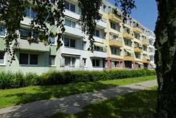 Renovierte 2-Raum-Wohnung im Erdgeschoss mit Balkon. · frei ab 01.10.2026