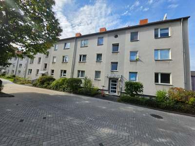 2-Zimmer plus Wohnküche in Düsseldorf-Holthausen, frisch saniert