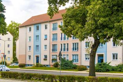 bezugsfertige 2-Raumwohnung mit Einbauküche, Abstellkammer und Aufzug im WK I · WK 1 · sofort beziehbar