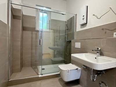 Erstbezug nach KernsanierungTageslichtbadAltbau mit Charme