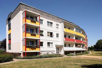 ... diese Küche hat ein Fenster ... · 3. Etage · Genossenschaft · Genossenschaftsanteile: 1.120,00 € · Eintrittsgeld: 50,00 € · Verfügbarkeit: sofort