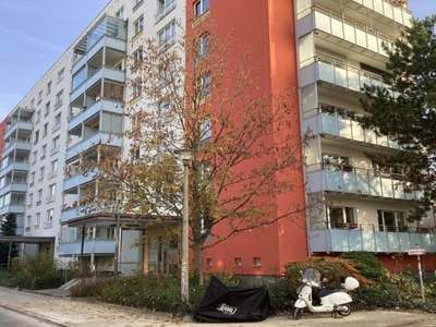 Drei große Zimmer und Doppelbalkon