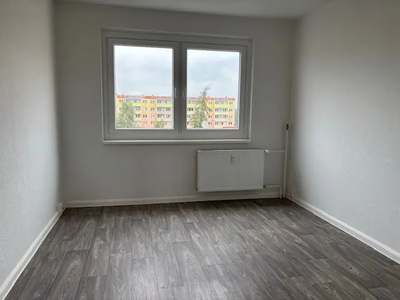 3-Raum-Wohnung mit Balkon · Roßlau · Verfügbarkeit: sofort
